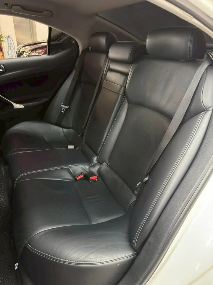 2011 Lexus IS II 3