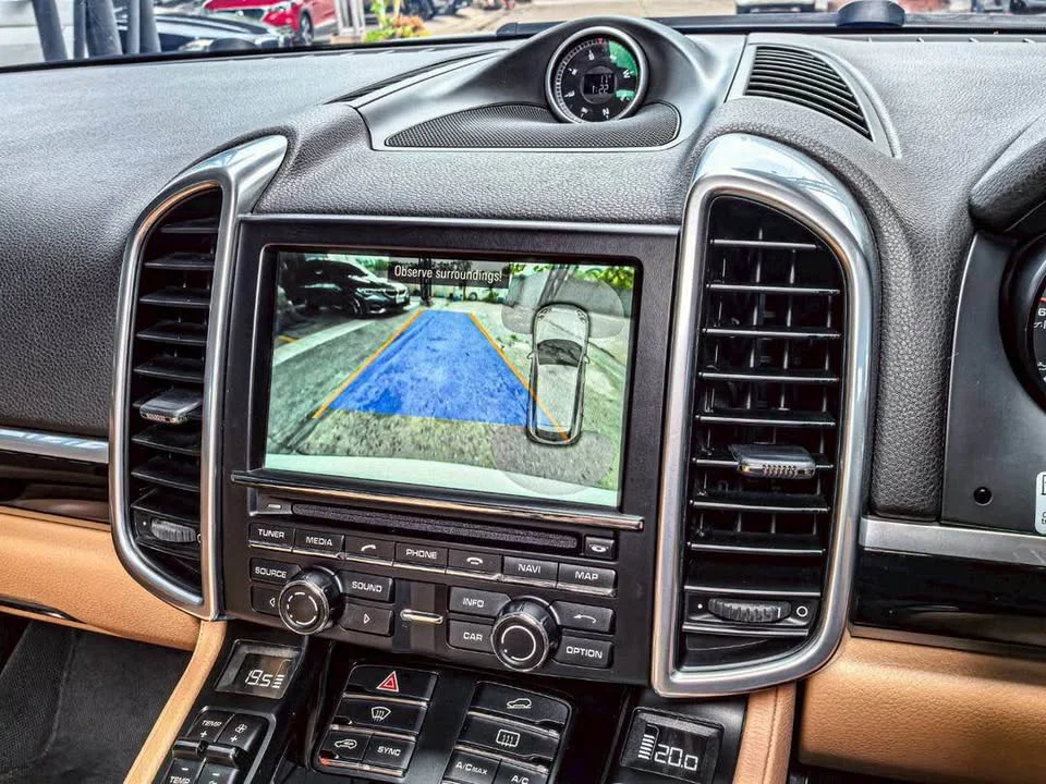 2015 Porsche Cayenne II 2