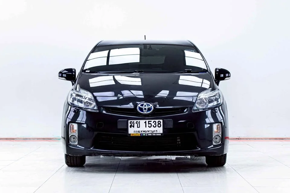 2012 Toyota Prius III 2