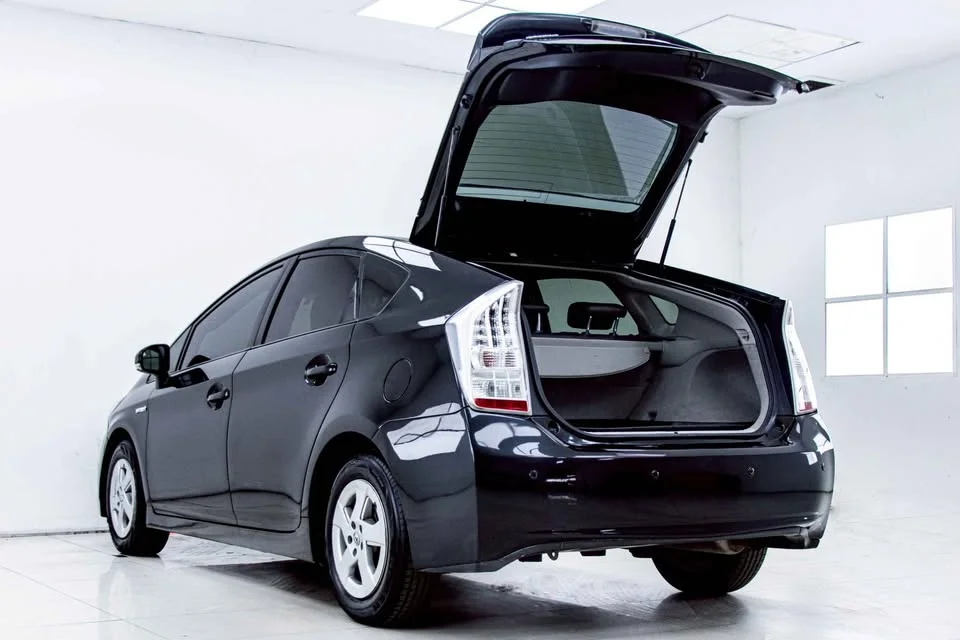2012 Toyota Prius III 3