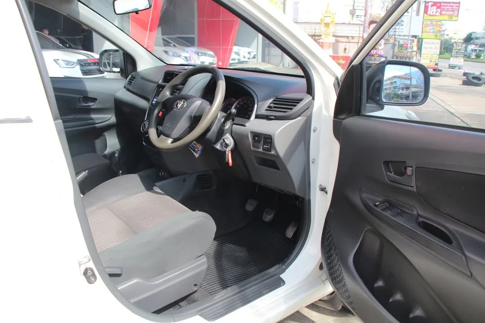 2014 Toyota Avanza II 2