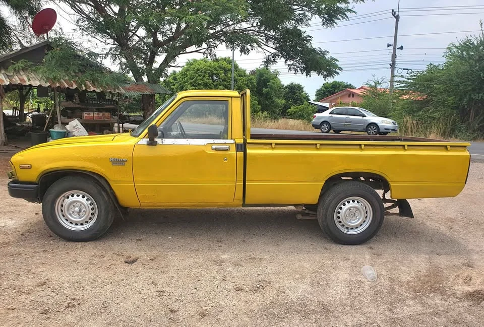 1986 Toyota Hilux Mighty-X V 2