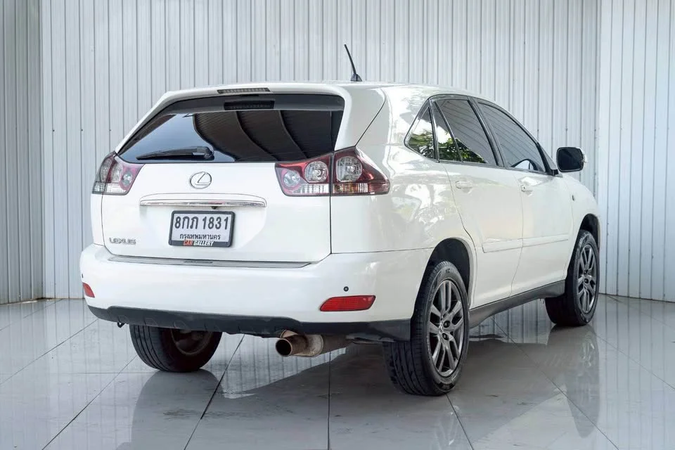2004 Toyota Harrier II 2