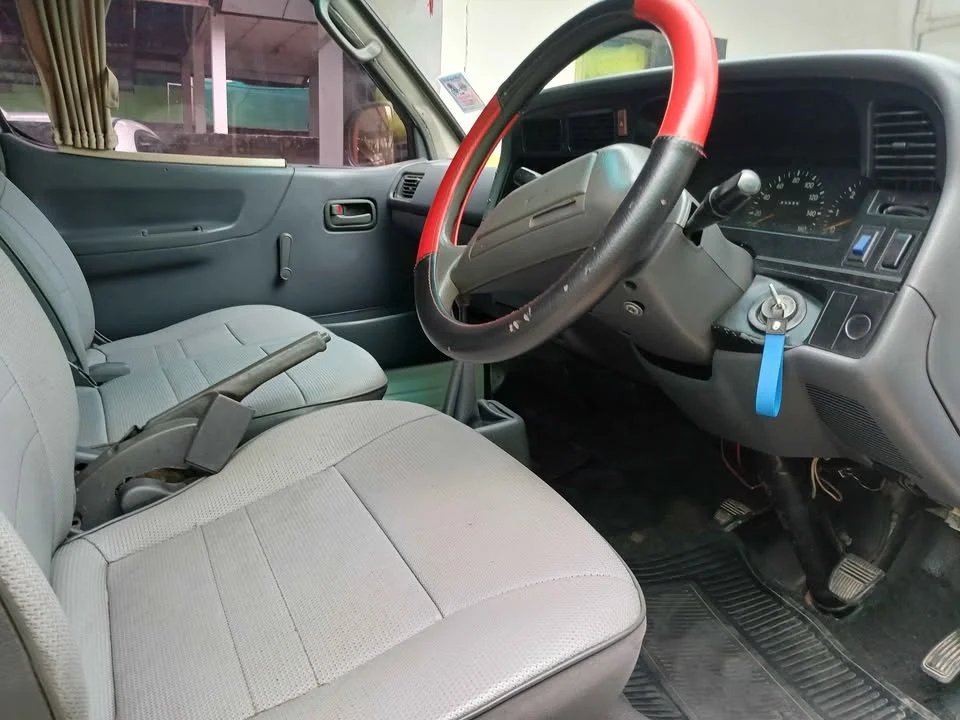 1997 Toyota Commuter IV (H100) 3