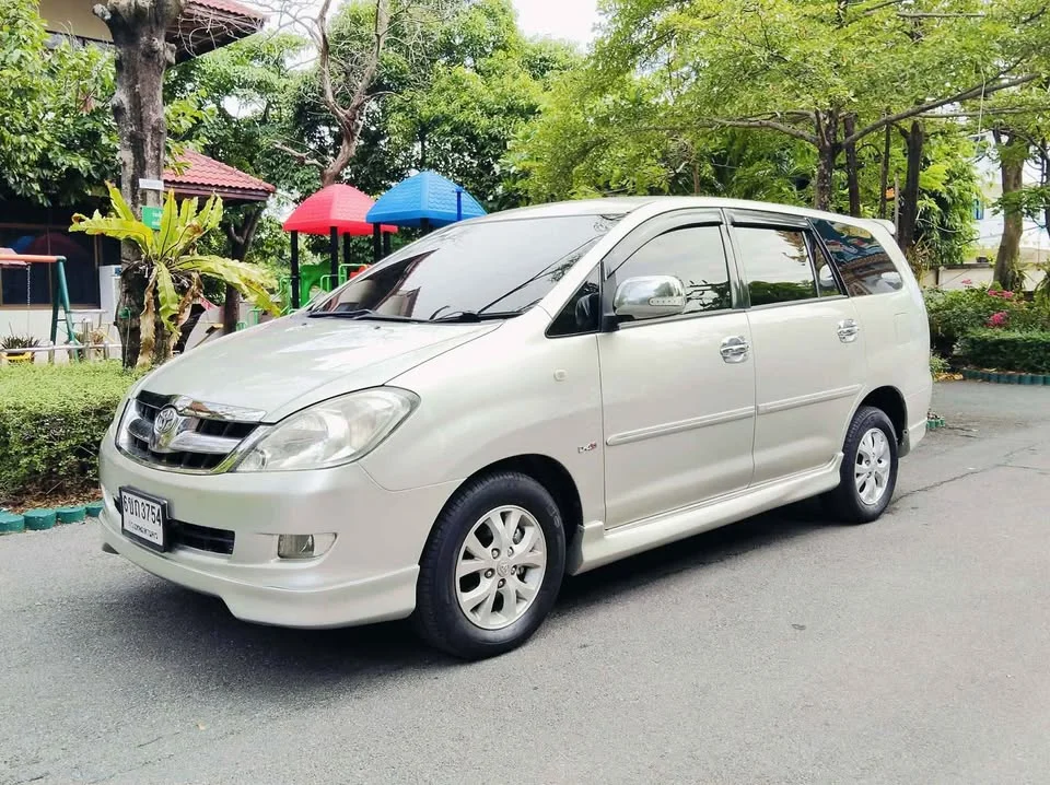 2005 Toyota Innova I 2