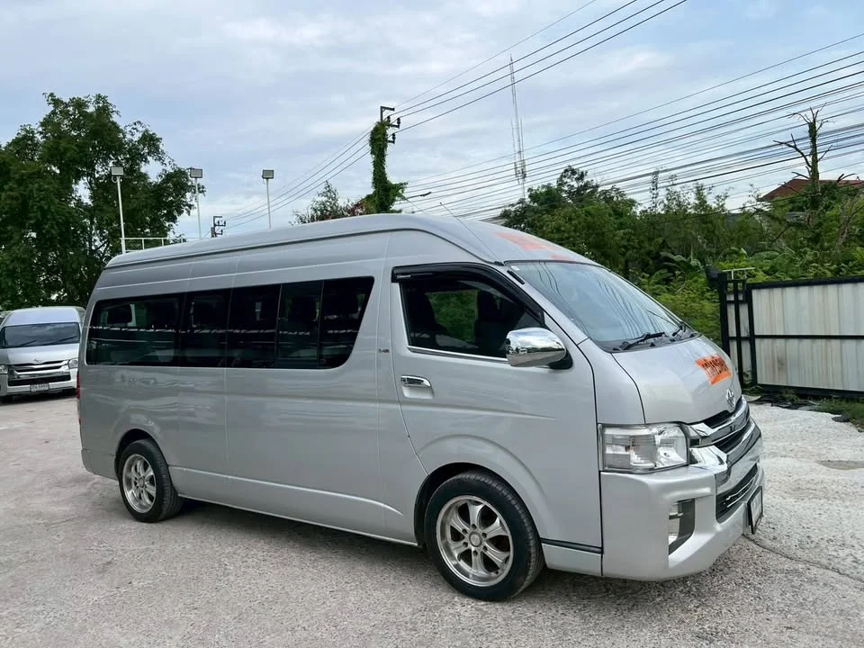2009 Toyota Commuter V (H200) 2
