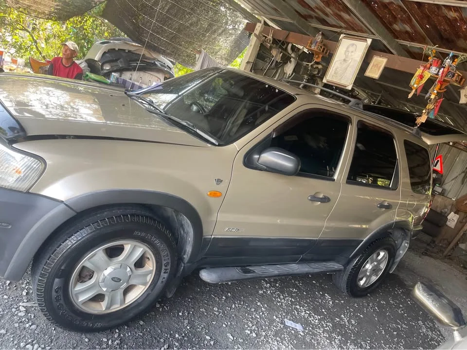 2002 Ford Escape I 3