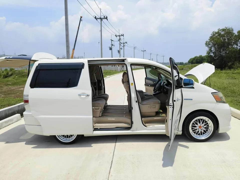 2005 Toyota Alphard, Vellfire I (AH10) 3