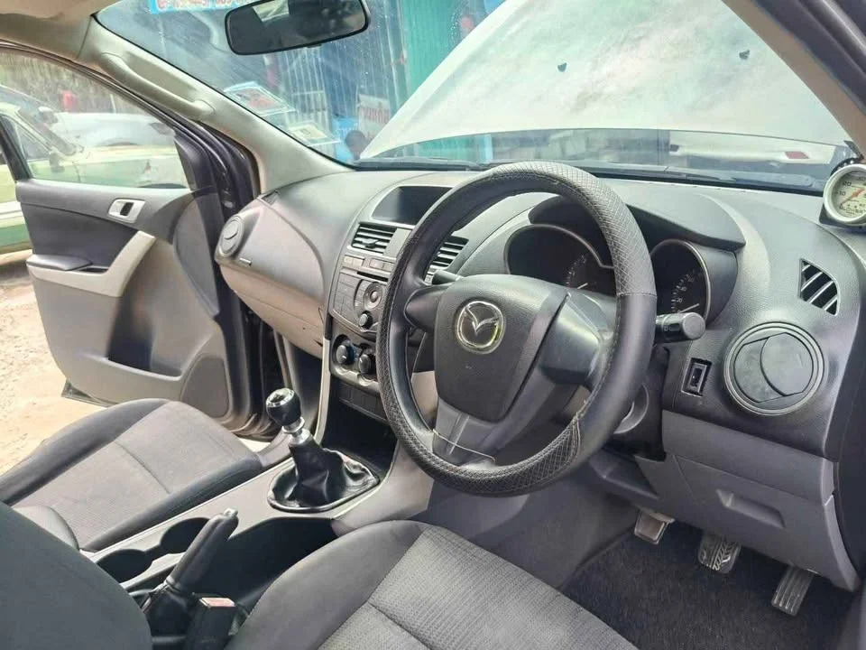 2013 Mazda BT-Series II 3
