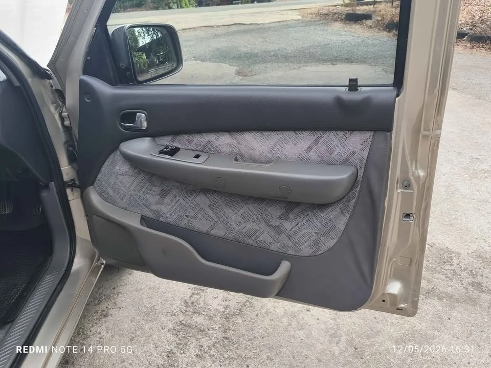 2003 Mazda 2500 Fighter V 3