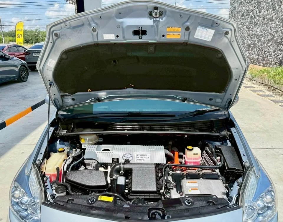 2011 Toyota Prius III 2