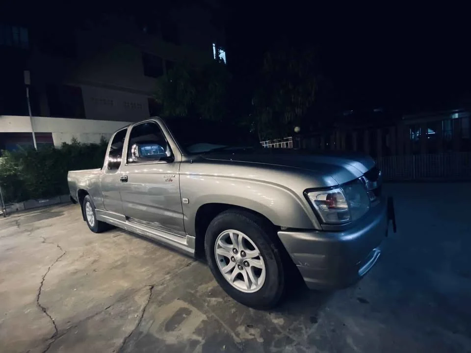 2004 Toyota Hilux Tiger VI 2