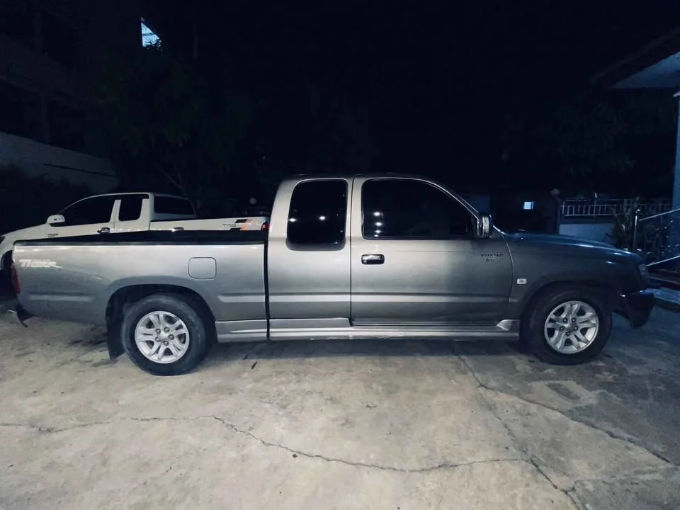 2004 Toyota Hilux Tiger VI 3