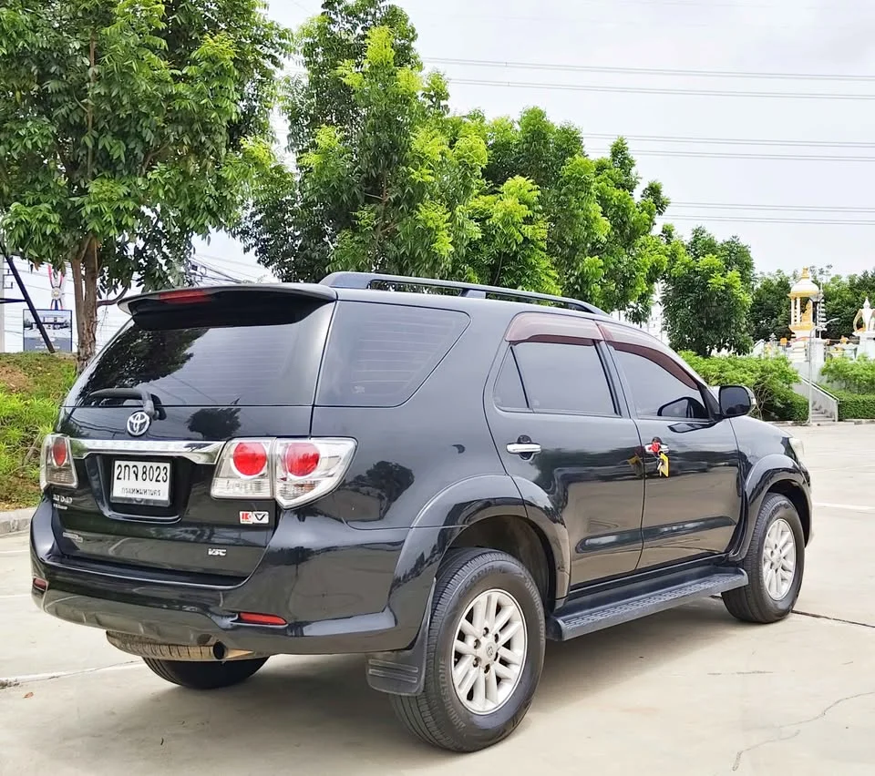 2013 Toyota Fortuner I 3