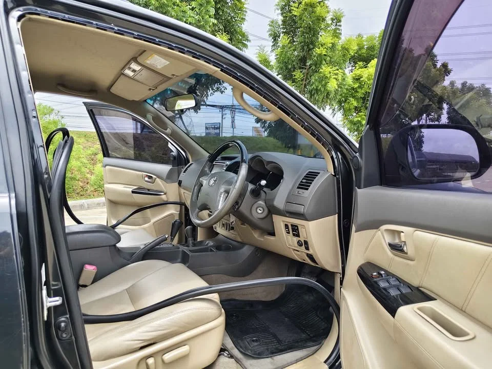 2013 Toyota Fortuner I 2