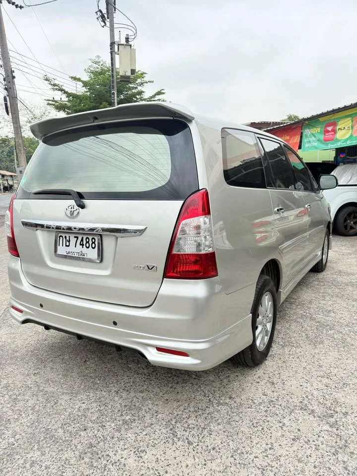 2012 Toyota Innova I 3