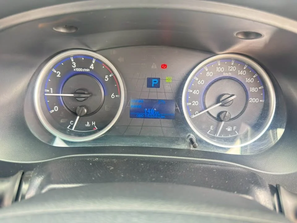 2020 Toyota Hilux VIII 2