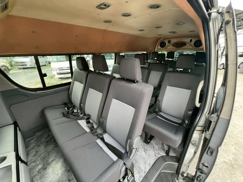 2009 Toyota Commuter V (H200) 3