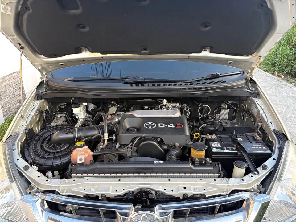 2005 Toyota Innova I 2