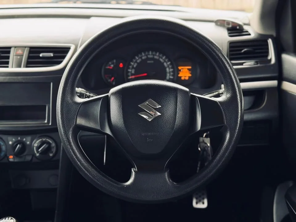 2014 Suzuki Swift II 2