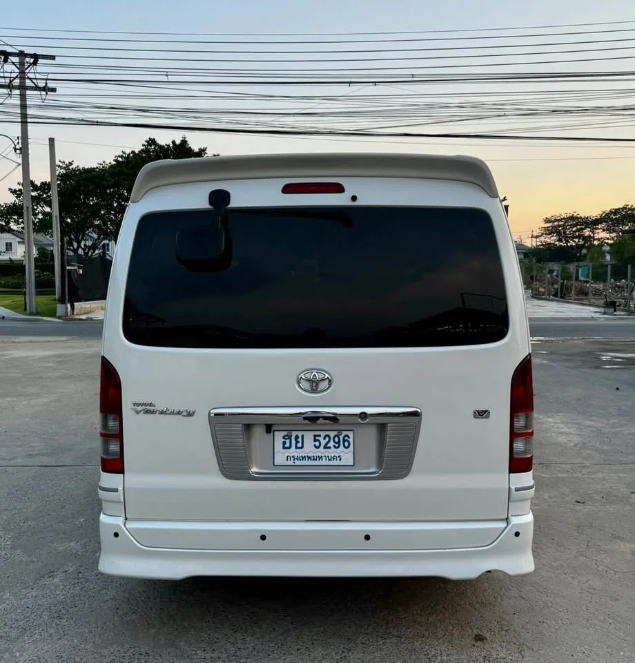 2013 Toyota HiAce V (H200) 2