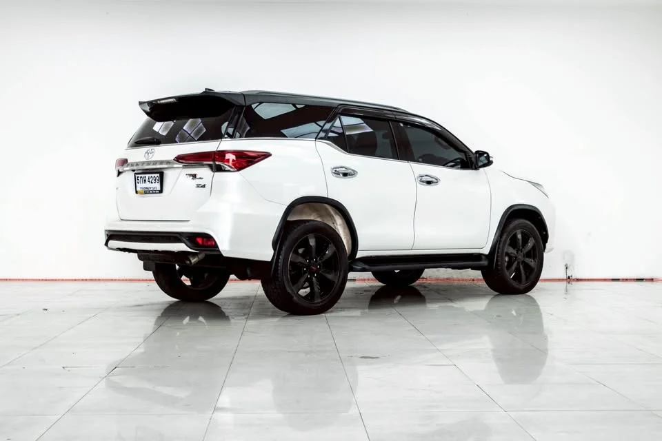 2017 Toyota Fortuner II 3