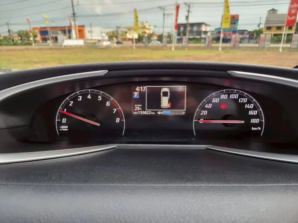 2016 Toyota Sienta II 2
