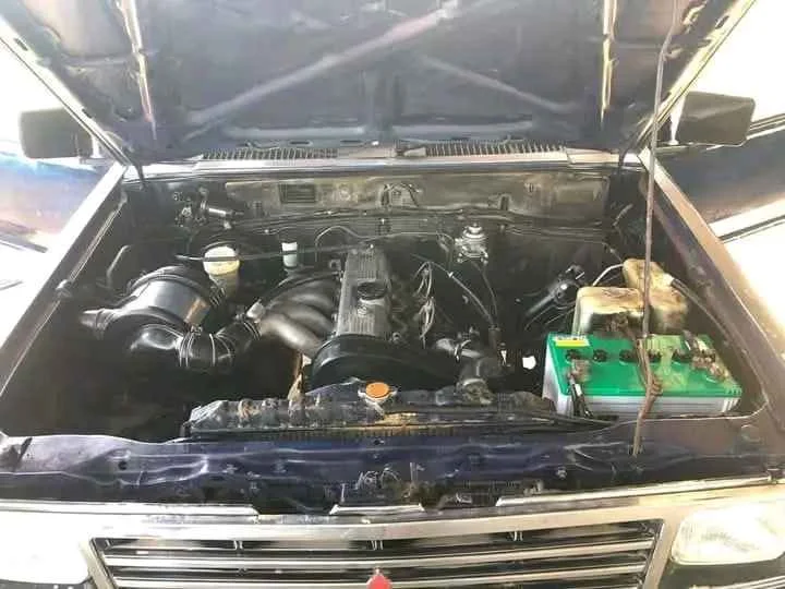 1994 Mitsubishi Triton II 3