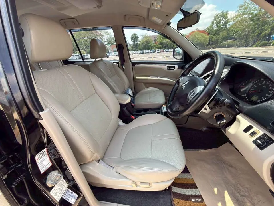 2012 Mitsubishi Pajero Sport II 2