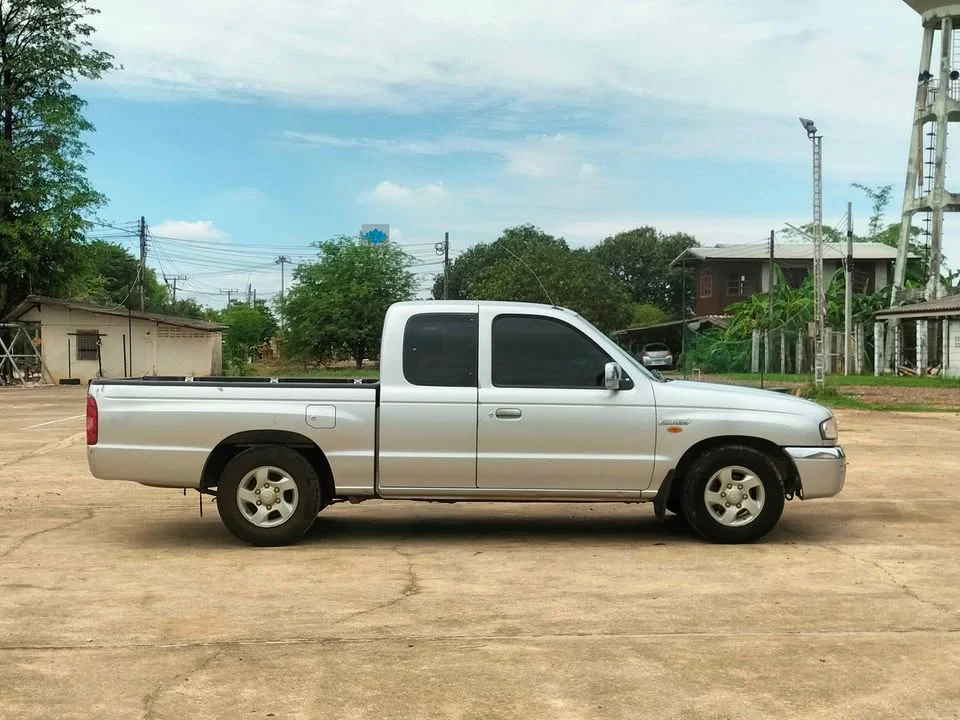 2003 Mazda 2500 Fighter V 2