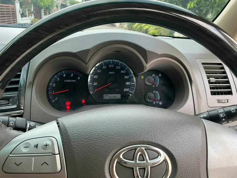 2013 Toyota Fortuner I 3