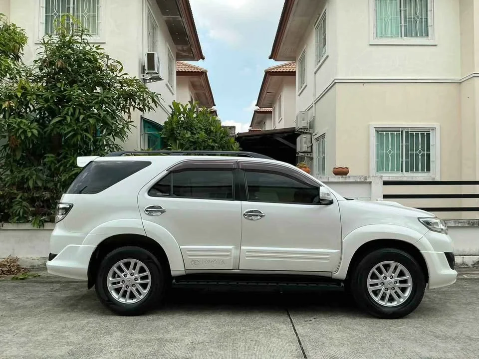 2013 Toyota Fortuner I 2