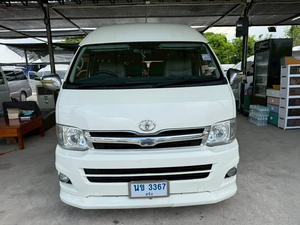 2011 Toyota Commuter V (H200) 2