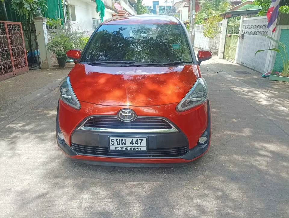 2018 Toyota Sienta II 3