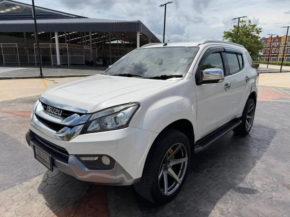 2014 Isuzu MU-X I 3