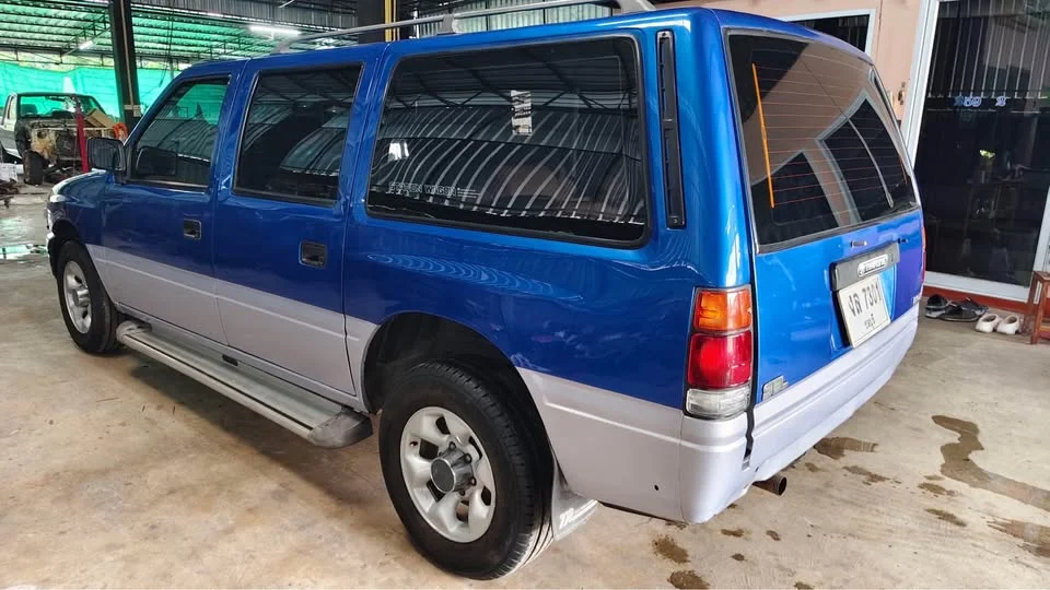 1996 Isuzu TR Grand Adventure I 2