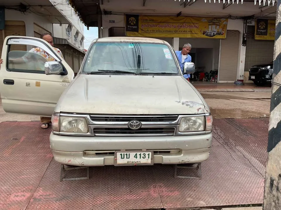 2000 Toyota Hilux Tiger VI 2
