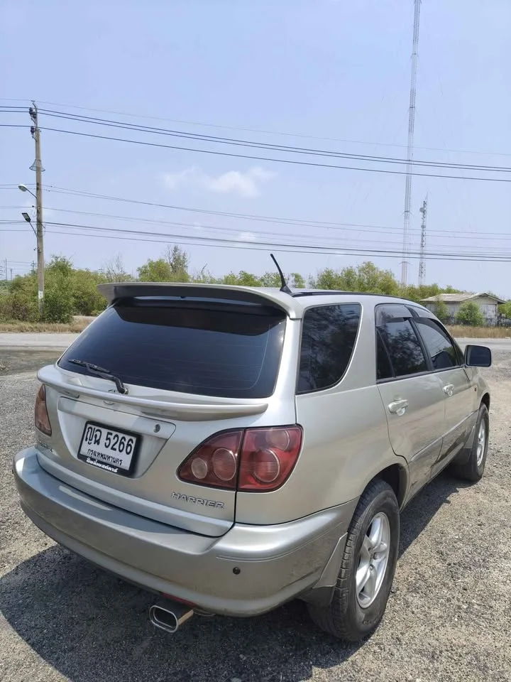 1999 Toyota Harrier I 3