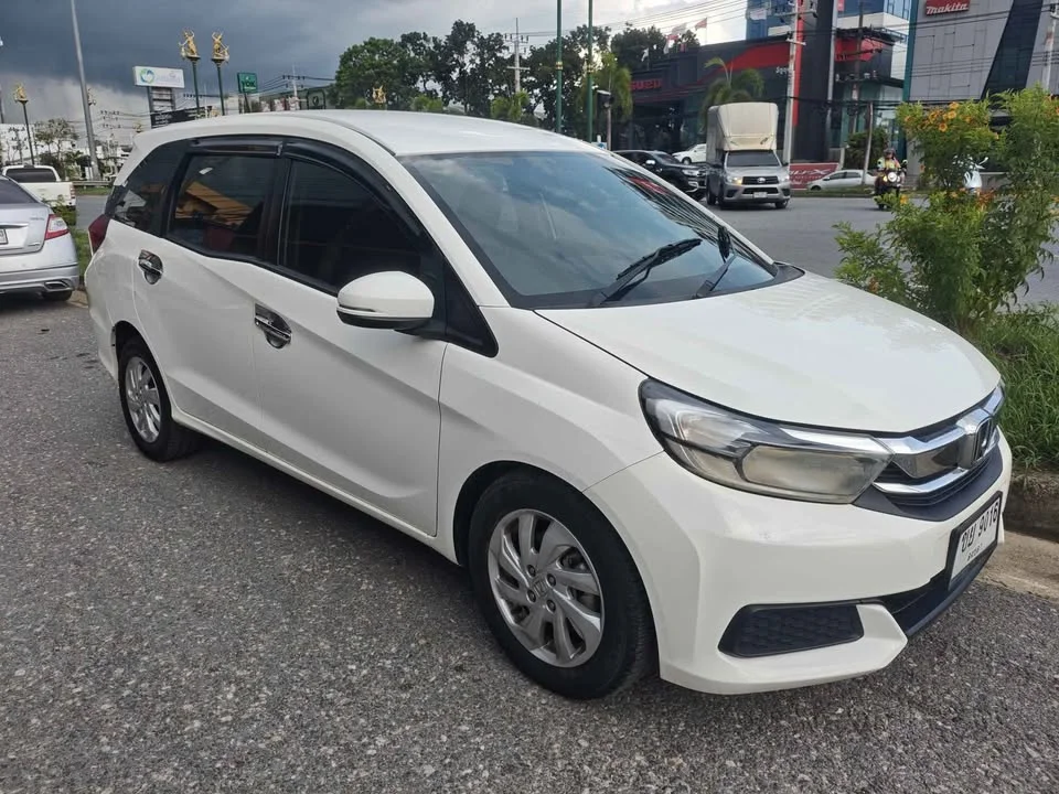 2017 Honda Mobilio II 2