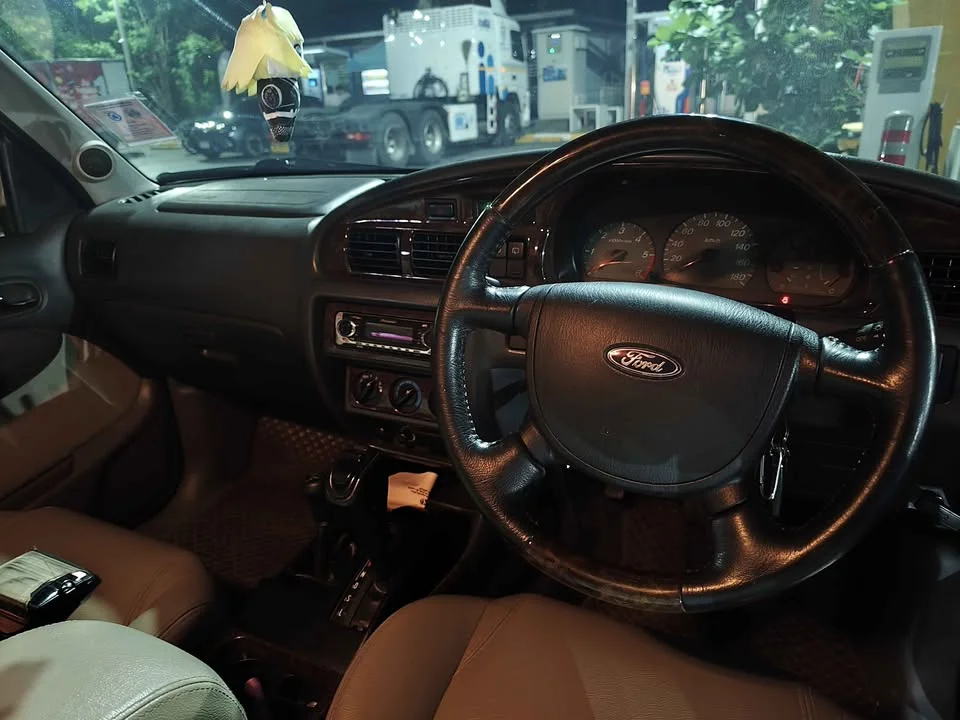 2005 Ford Everest I 3