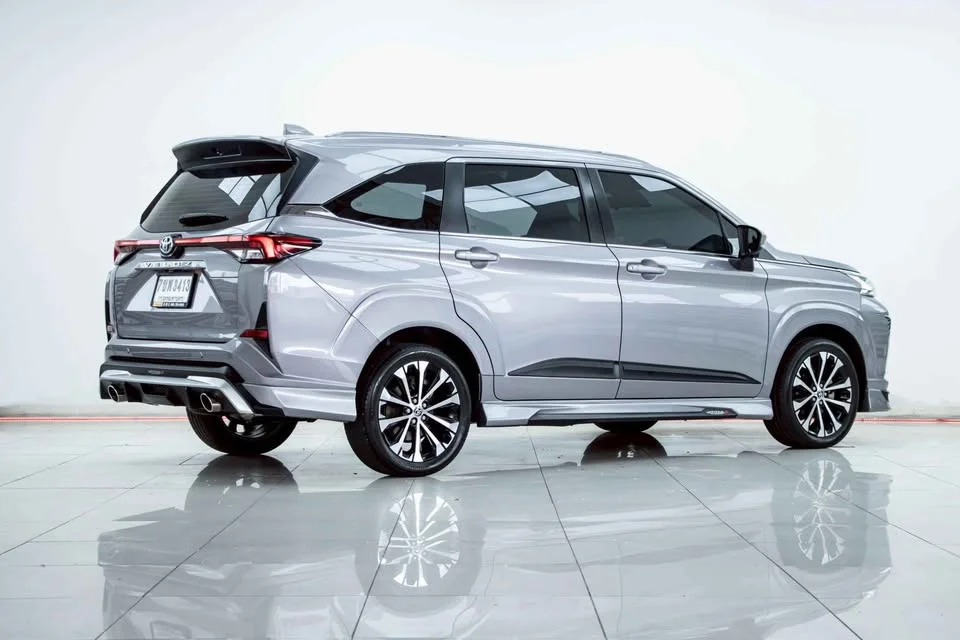 2023 Toyota Veloz III 2