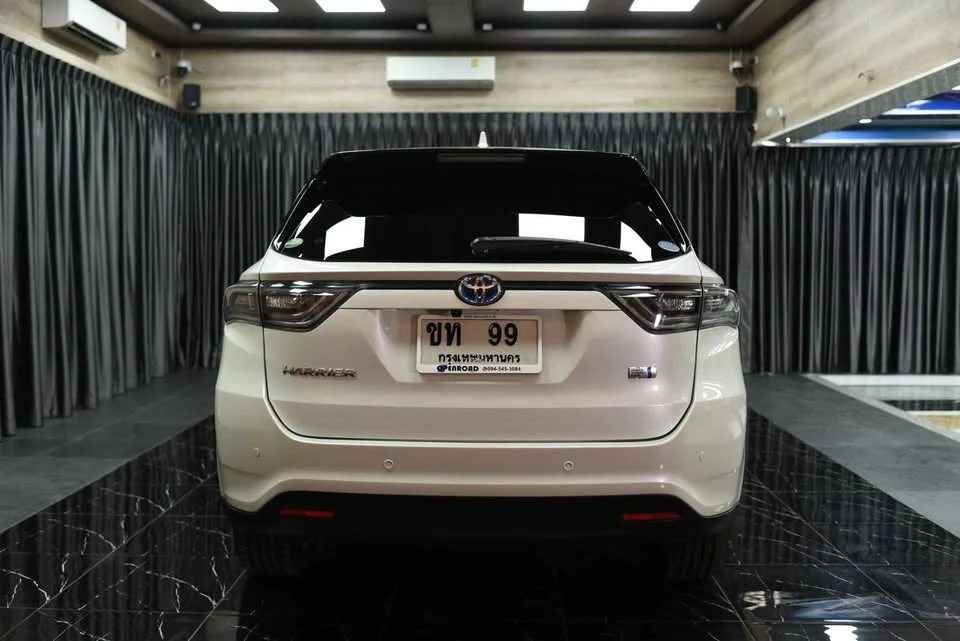 2014 Toyota Harrier III 2