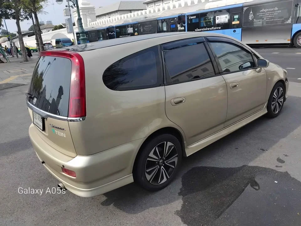 2004 Honda Stream I 2