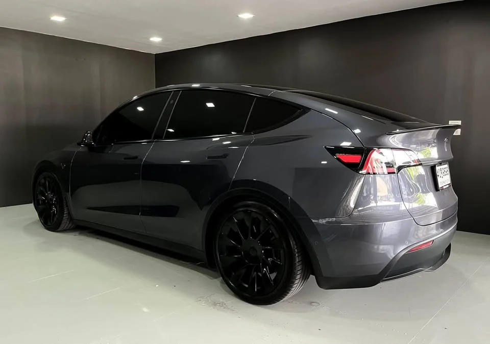 2023 Tesla Model Y 3