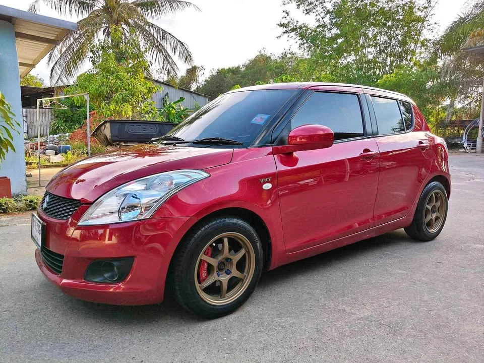 2015 Suzuki Swift II 2