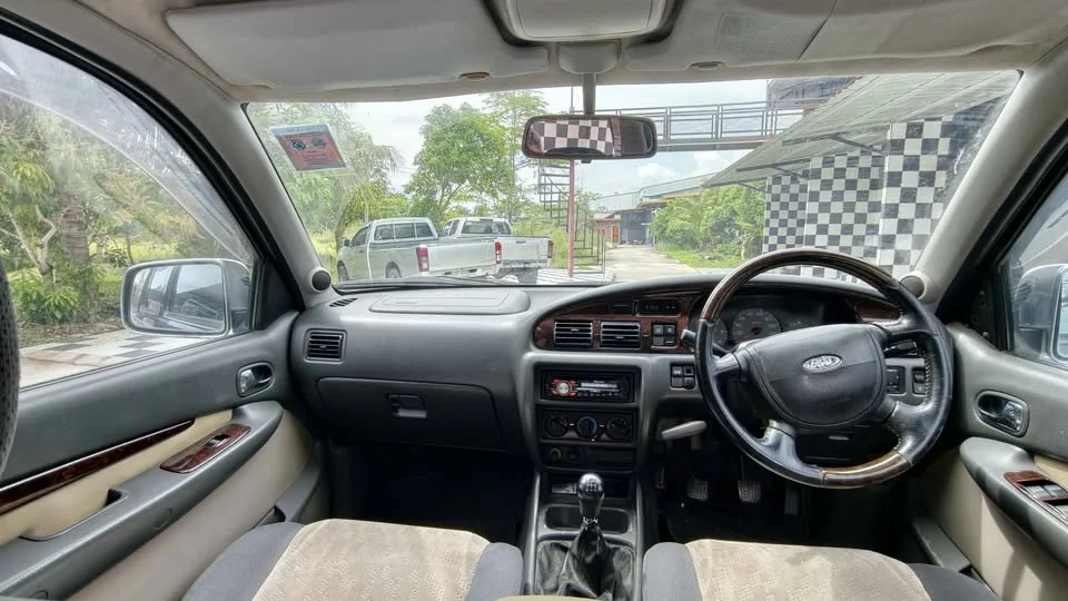 2005 Ford Everest I 3