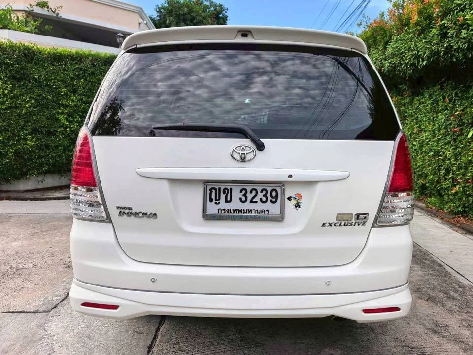 2010 Toyota Innova I 2