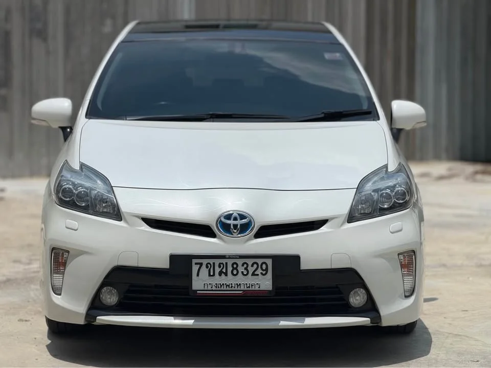 2013 Toyota Prius III 3
