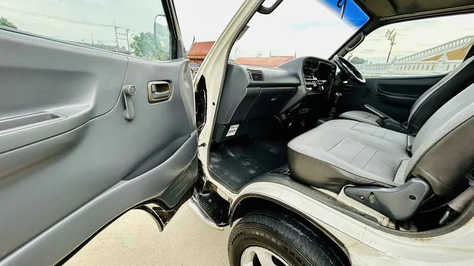 1998 Toyota Commuter IV (H100) 3