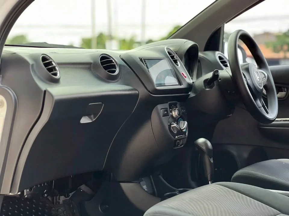 2014 Honda Mobilio II 2